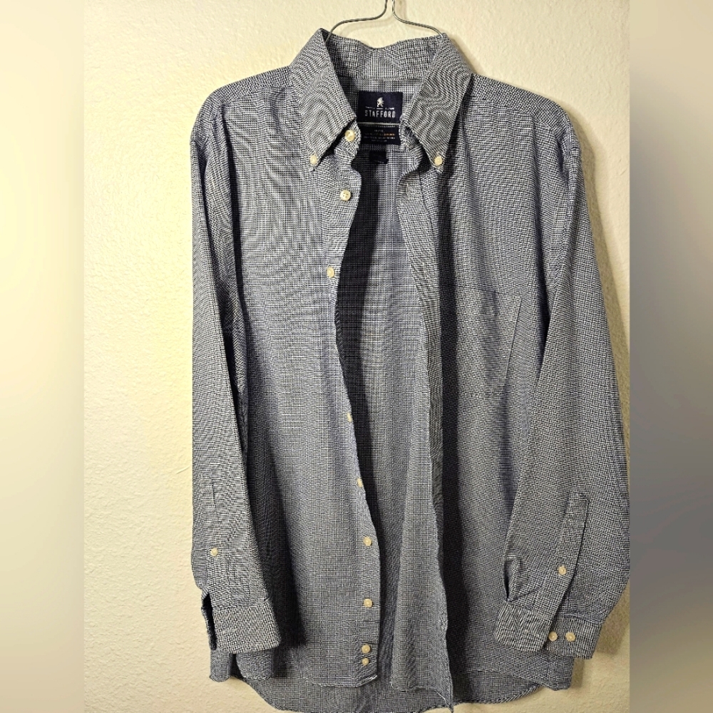 Men's Stafford Button Down Shirt in a dark blue and white design. 16 1/2 - 32/33 - Picture 5 of 10